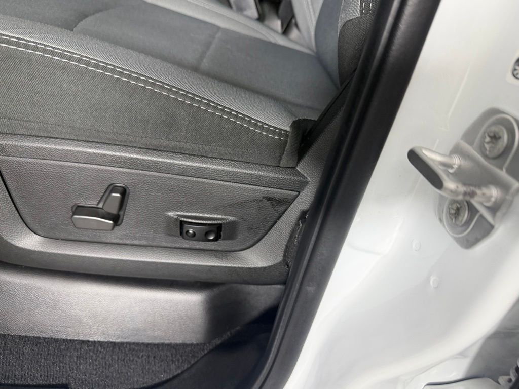 Used 2022 White Ram Big Horn image 24