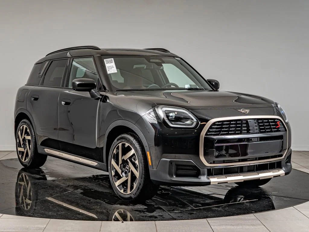 New 2027 Midnight Black Ii Metallic MINI Iconic image 3