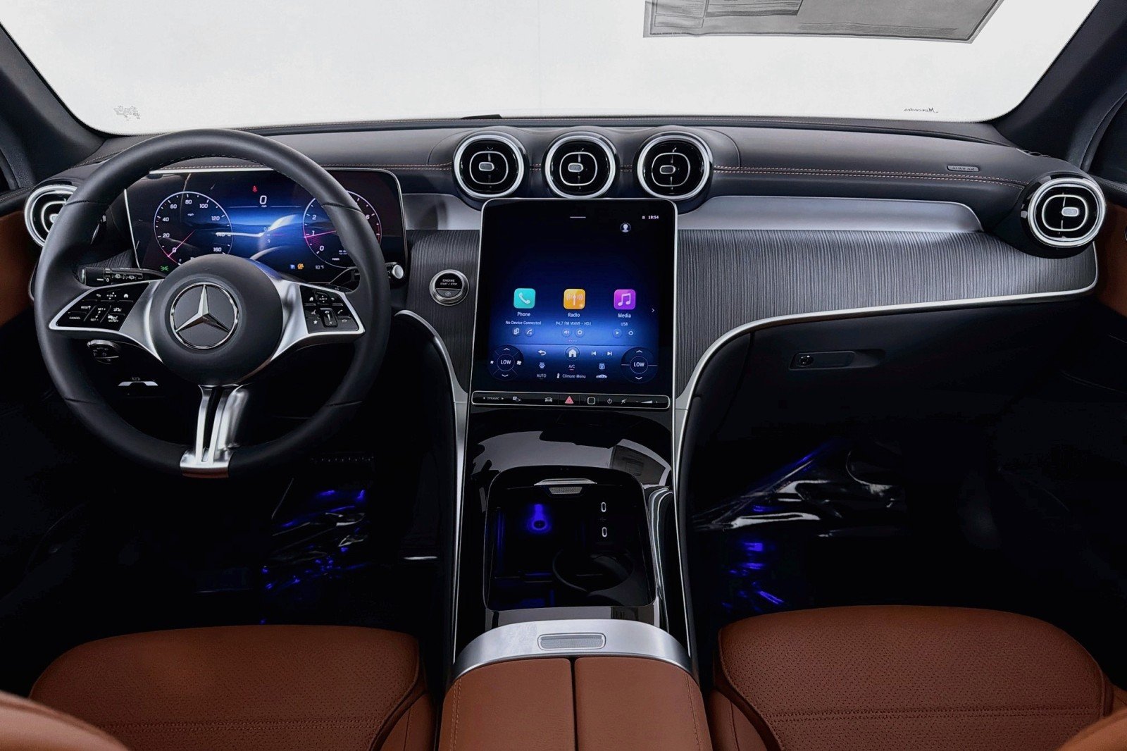 New 2027 Black Mercedes-Benz GLC 300 SUV image 4