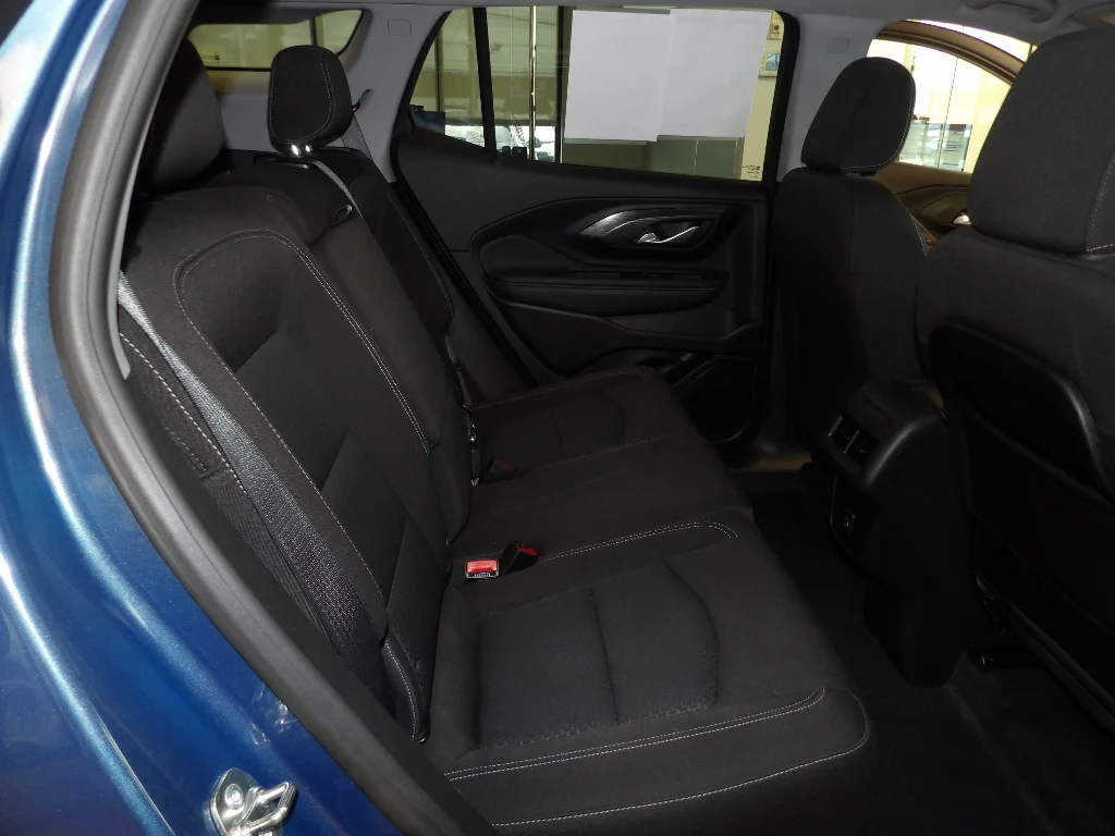 Used 2024 Downpour Metallic GMC SLE image 17