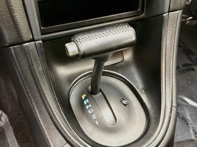Used 1995 Yellow Ford  image 15
