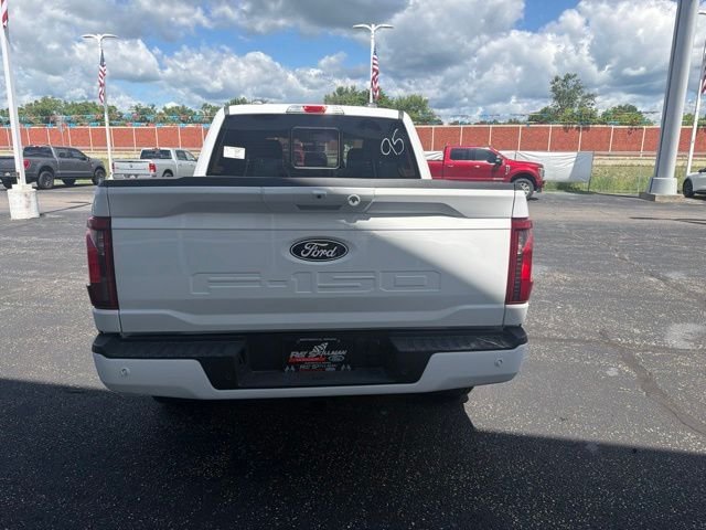 New 2026 Oxford White Ford XLT image 26