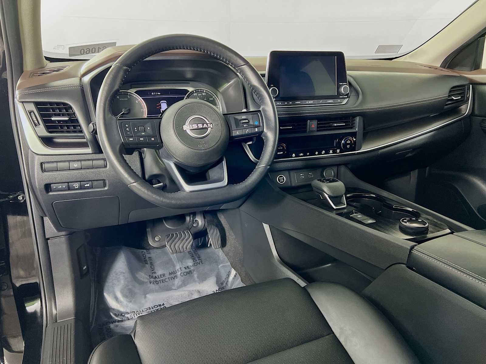 Used 2023 Super Black Nissan SV image 9