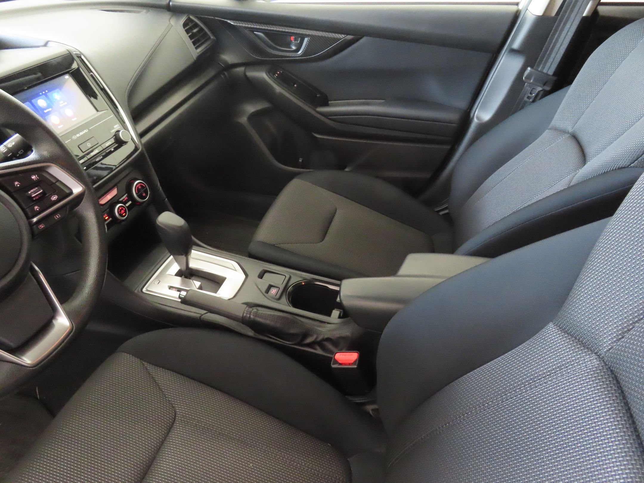 Used 2021 White Subaru Base image 20