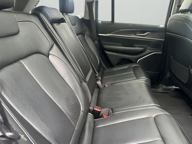 Used 2022 White Jeep 4xe image 38