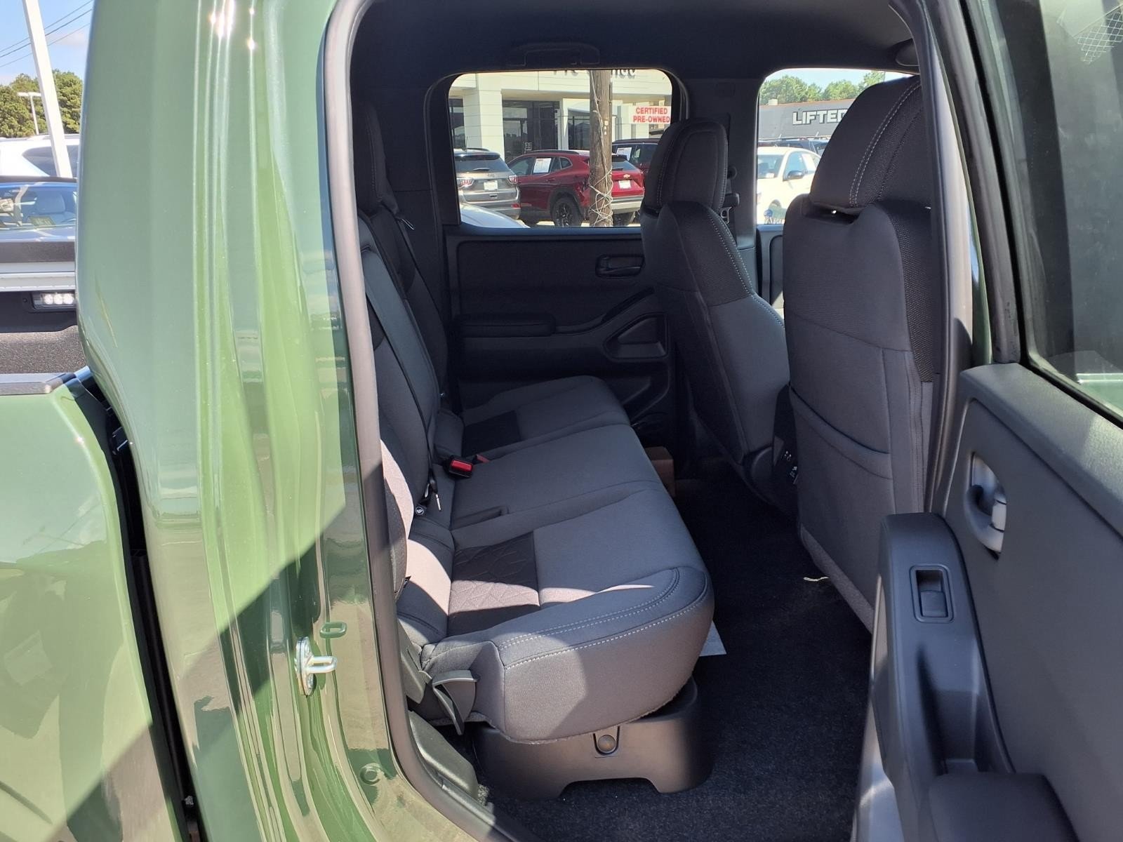 2026 Nissan Frontier Crew Cab SV - 9