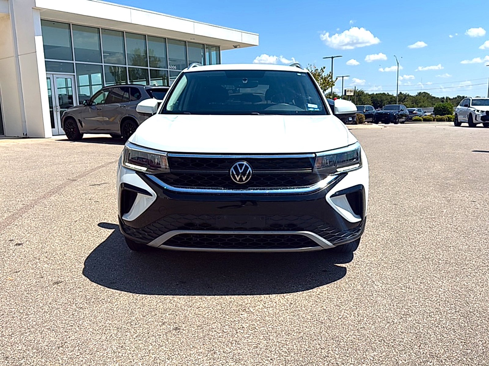 Used 2022 Volkswagen Taos SE with VIN 3VVRX7B21NM100009 for sale in Temple, TX