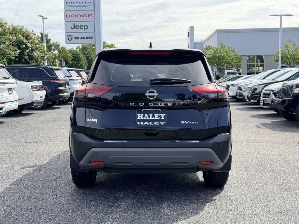Used 2023 Black Nissan SV image 3