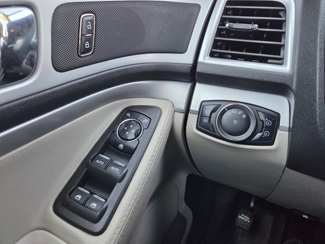 Used 2013 White Ford XLT image 13