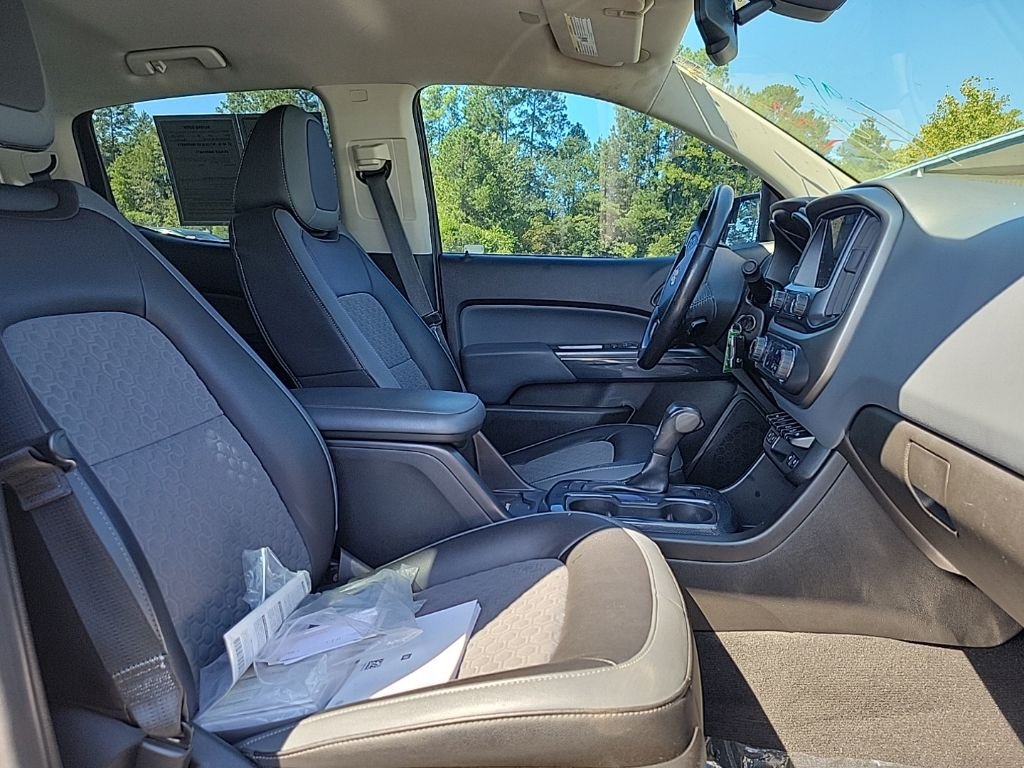 Used 2019 Black Chevrolet Z71 image 12