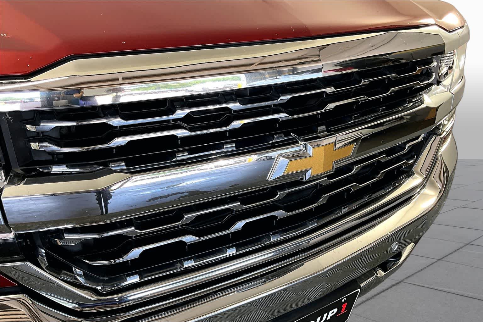 Used 2018 Cajun Red Tintcoat Chevrolet LTZ image 28