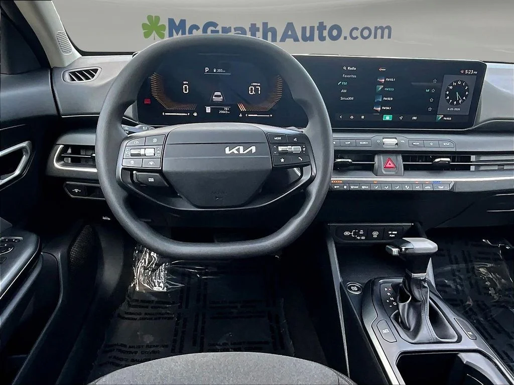 2025 Kia K4 LXS - Photo 11