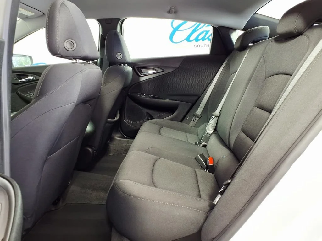 Used 2024 Summit White Chevrolet FL image 9