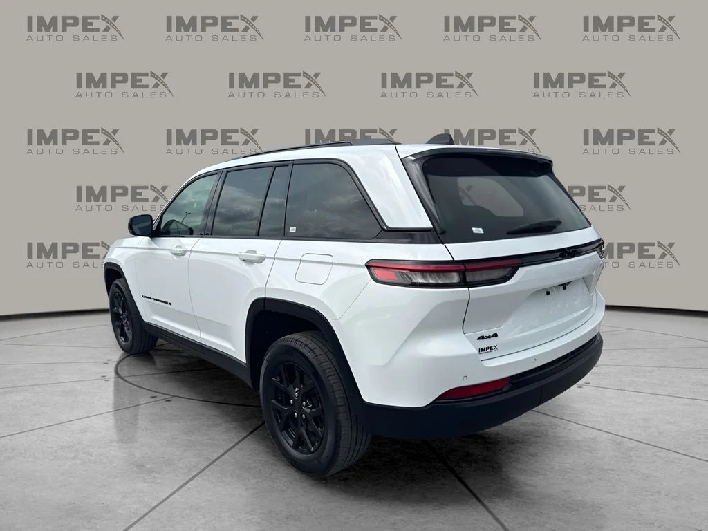 Used 2025 White Jeep Altitude image 2