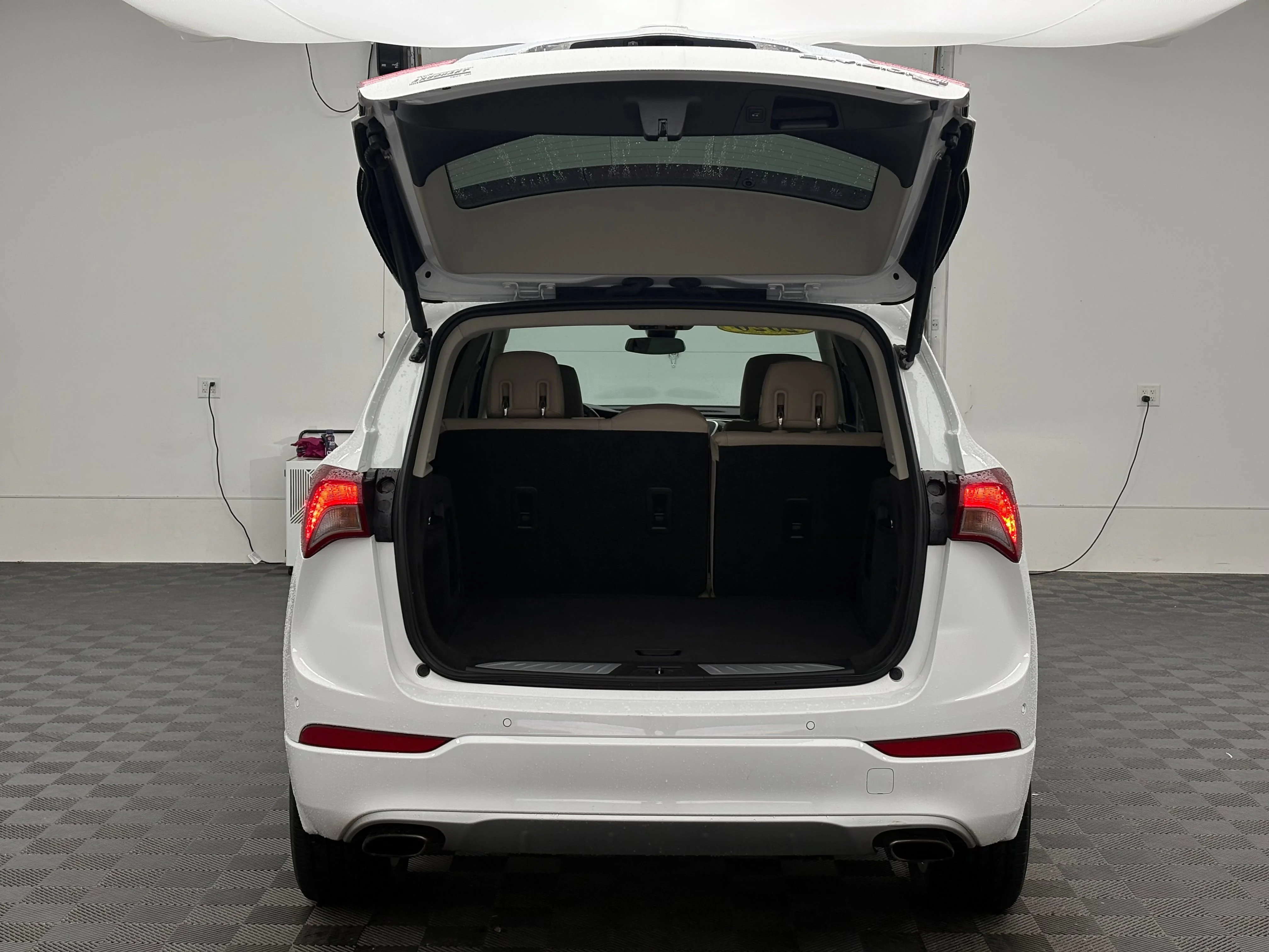 Used 2020 SUMMIT WHITE Buick Premium II image 10