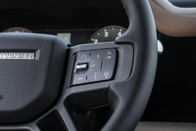 New 2026 Fuji White Land Rover X-Dynamic SE image 24