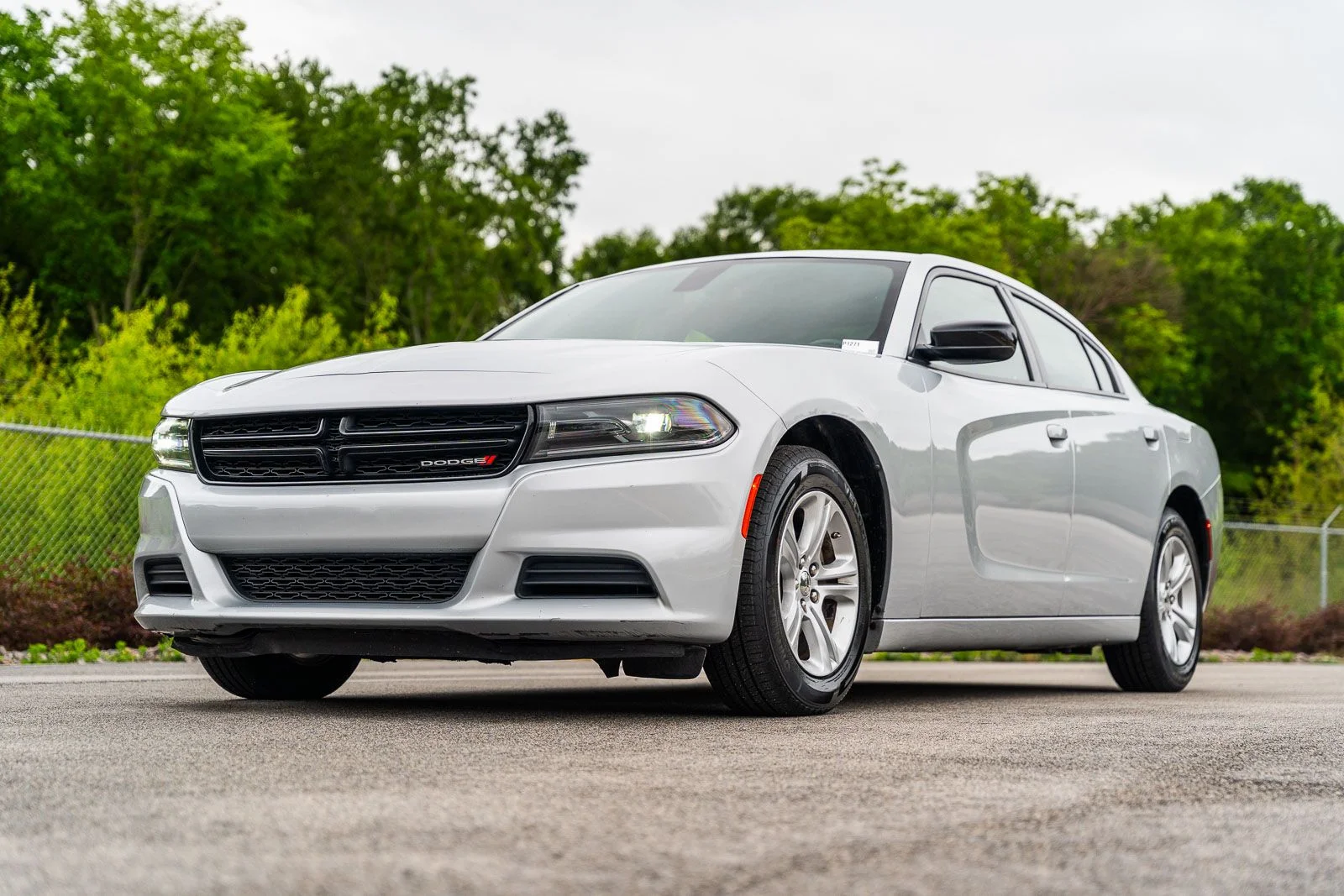 Used 2023 Silver Dodge SXT image 2