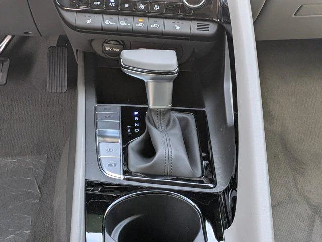 2025 Hyundai Elantra SEL - Photo 40