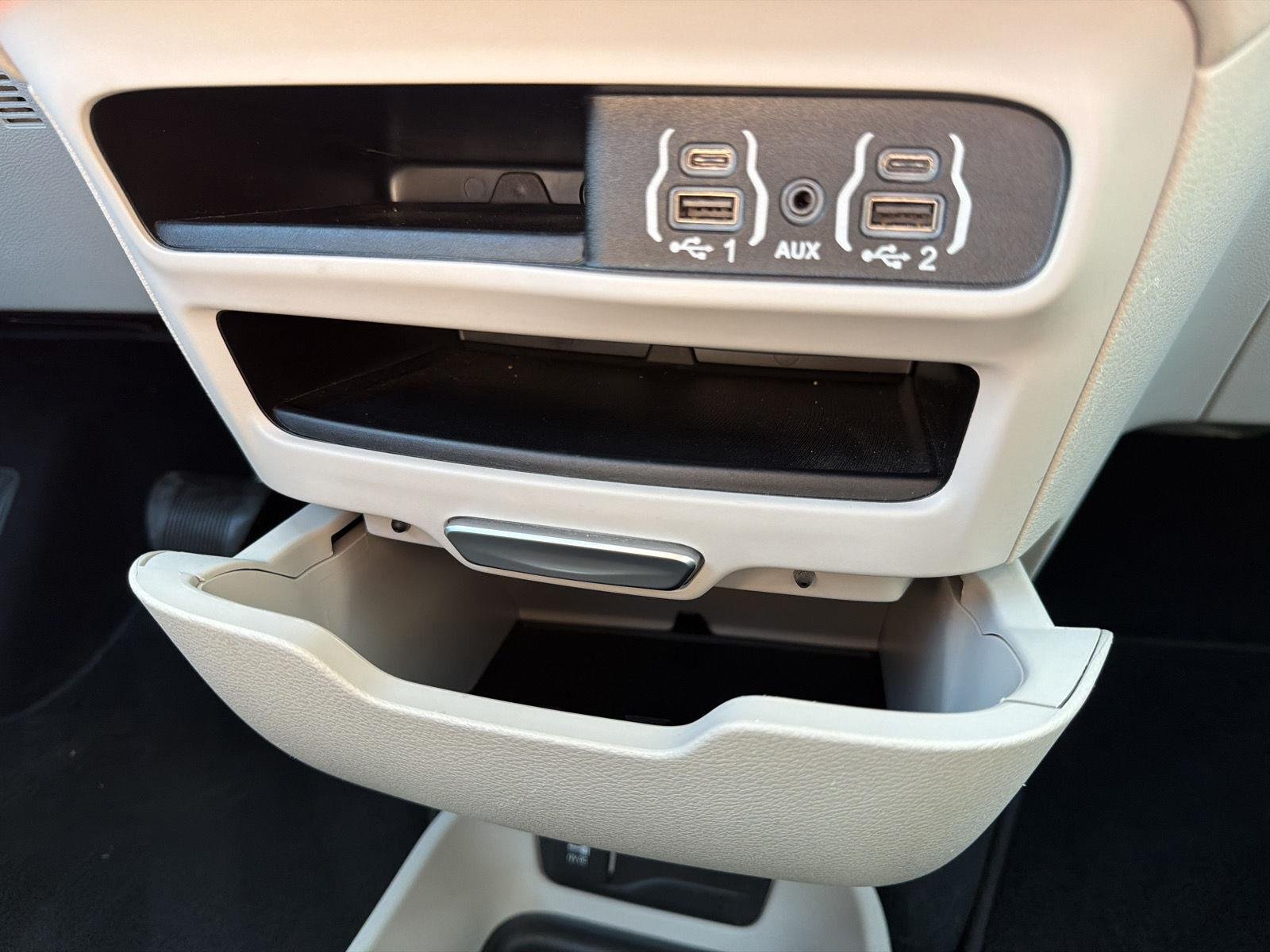2024 Chrysler Pacifica Touring L - Photo 30