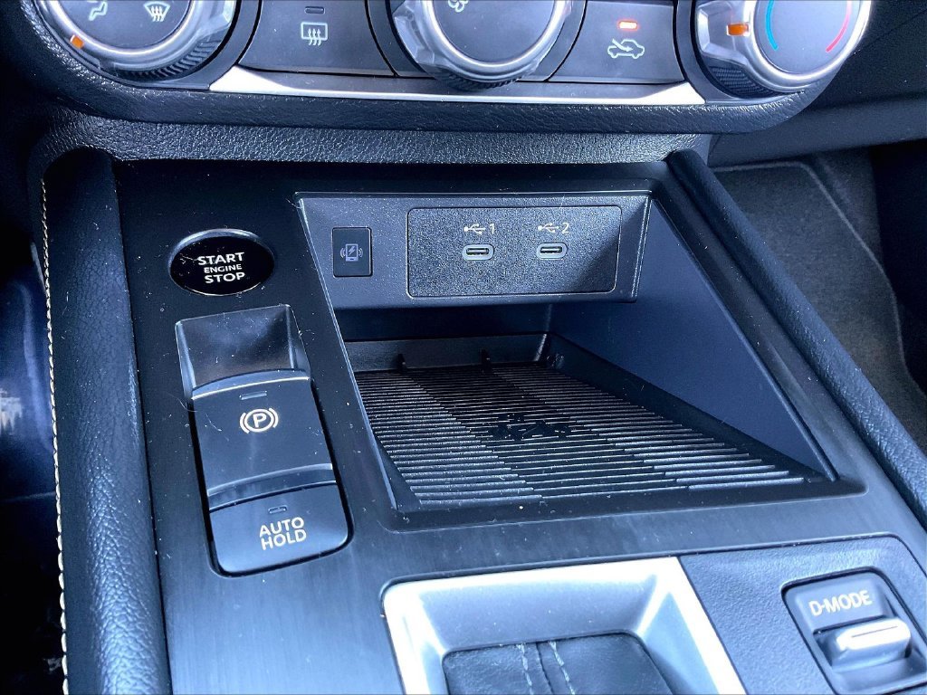 Used 2025 Super Black Nissan SV image 30