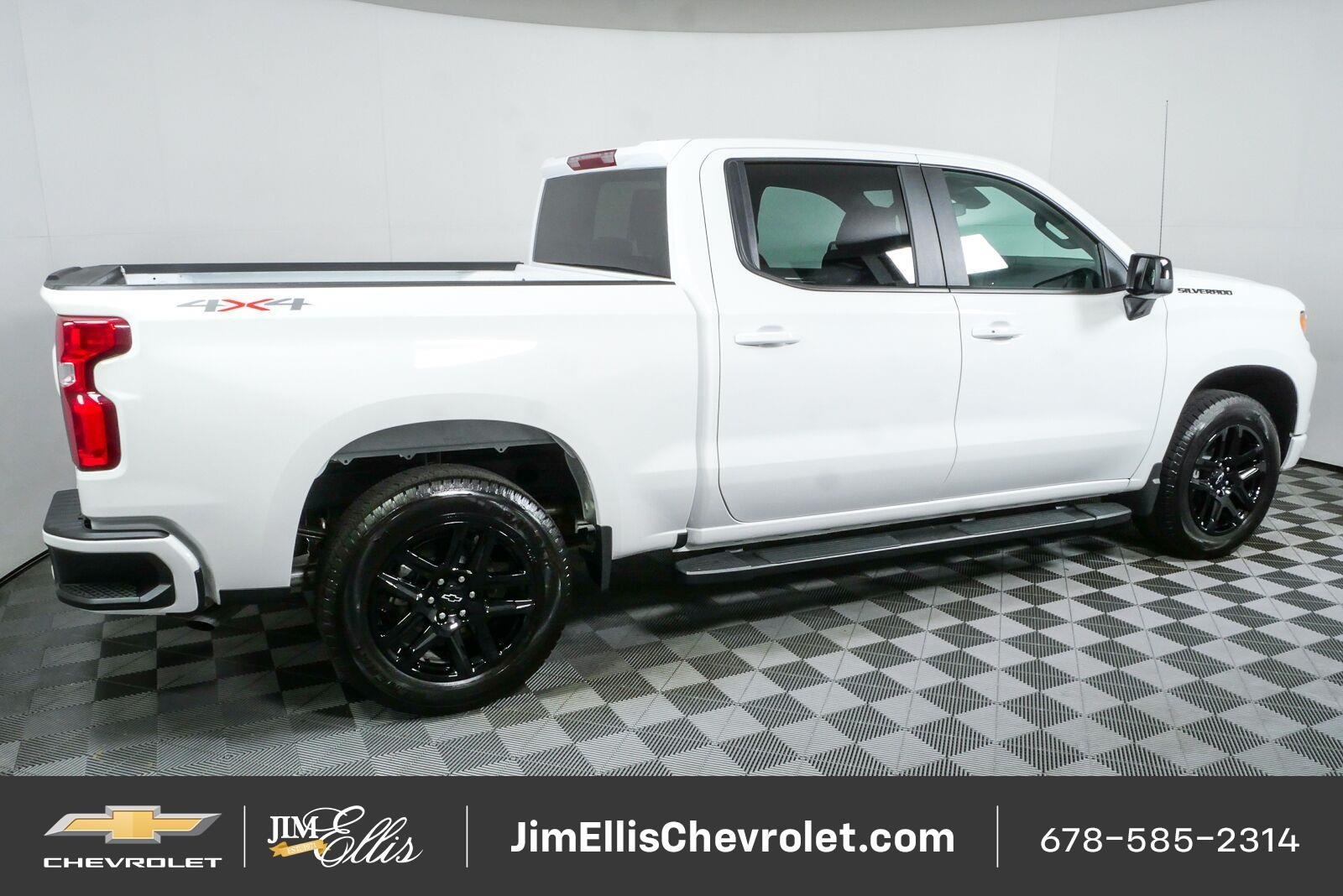 New 2026 Summit White Chevrolet RST image 2