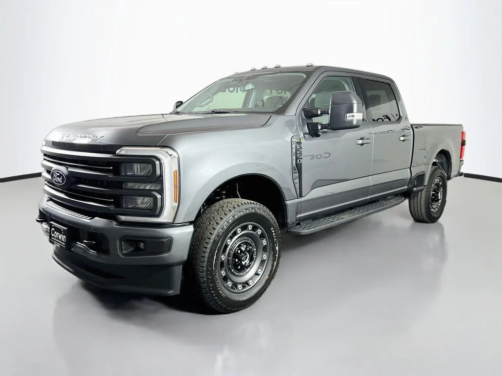 New 2027 Carbonized Gray Metallic Ford XLT image 5