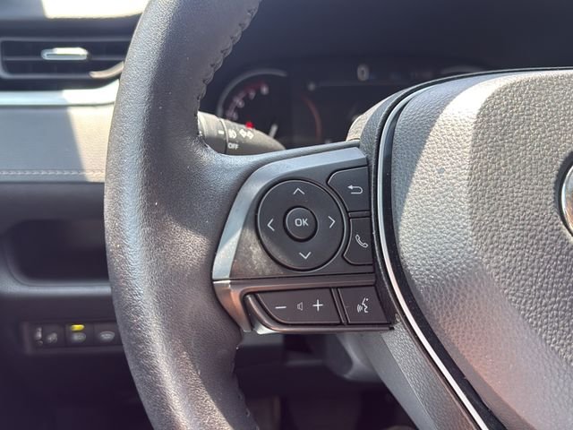 Used 2025 Silver Toyota XLE Premium image 15