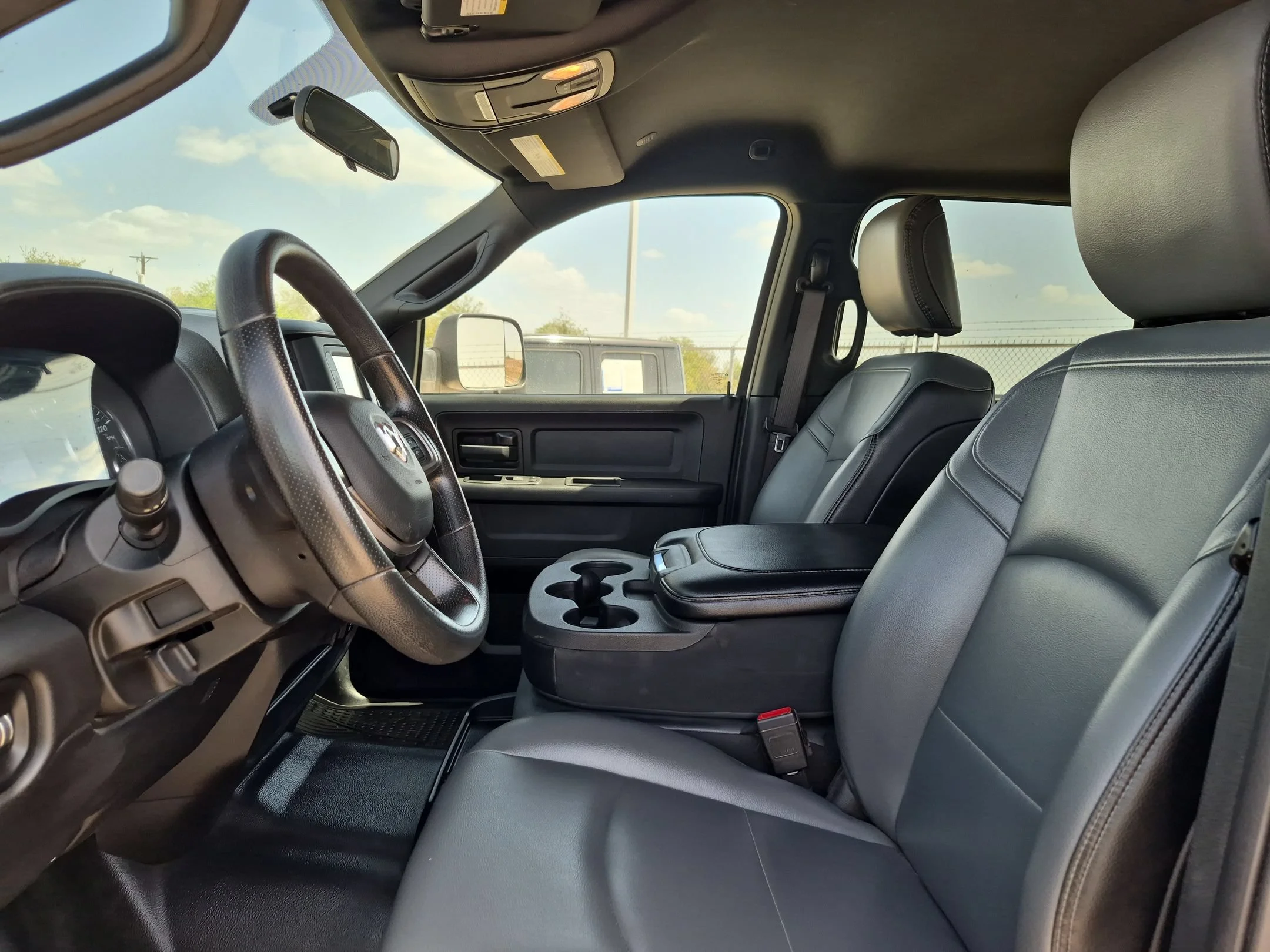 Used 2021 Silver Ram Tradesman image 9