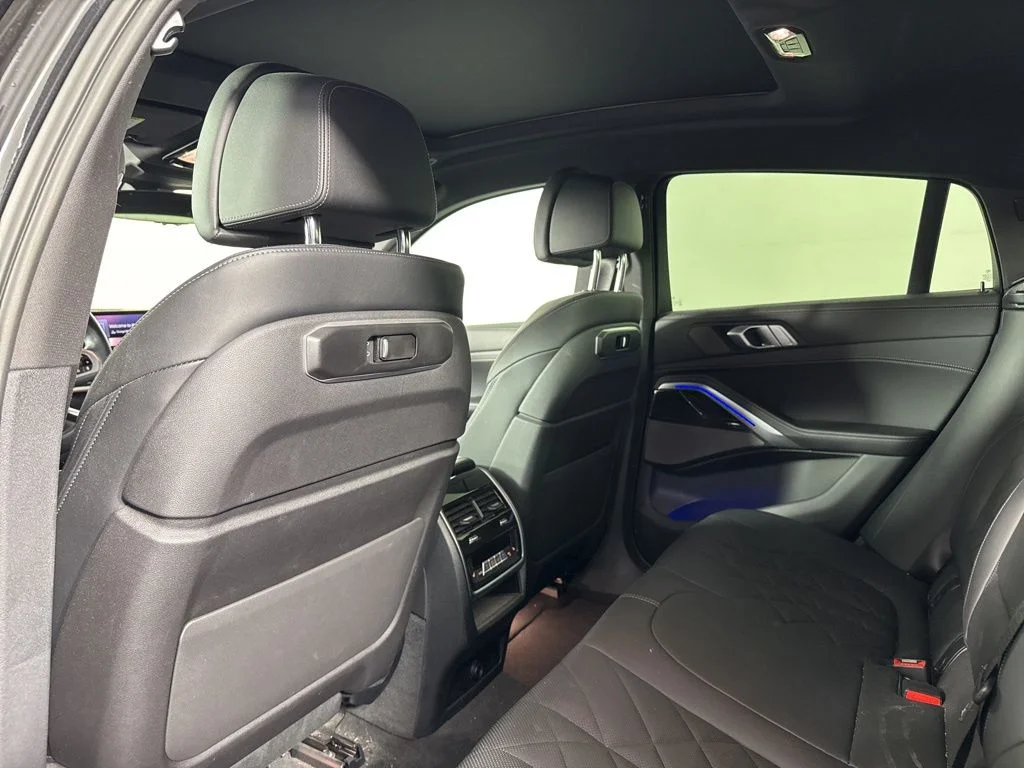 Used 2024 Black BMW xDrive40i image 20