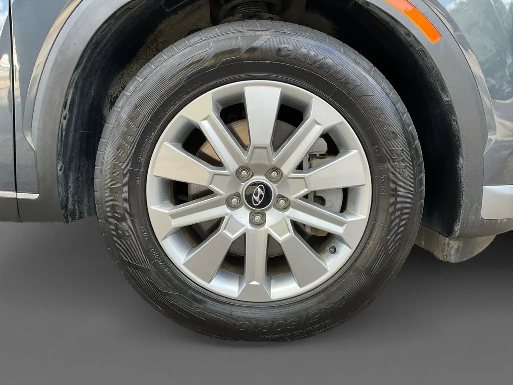 Used 2024 Gray Hyundai SEL image 16