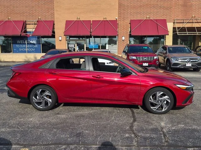 Certified Used 2025 Red Hyundai SEL Sport image 4