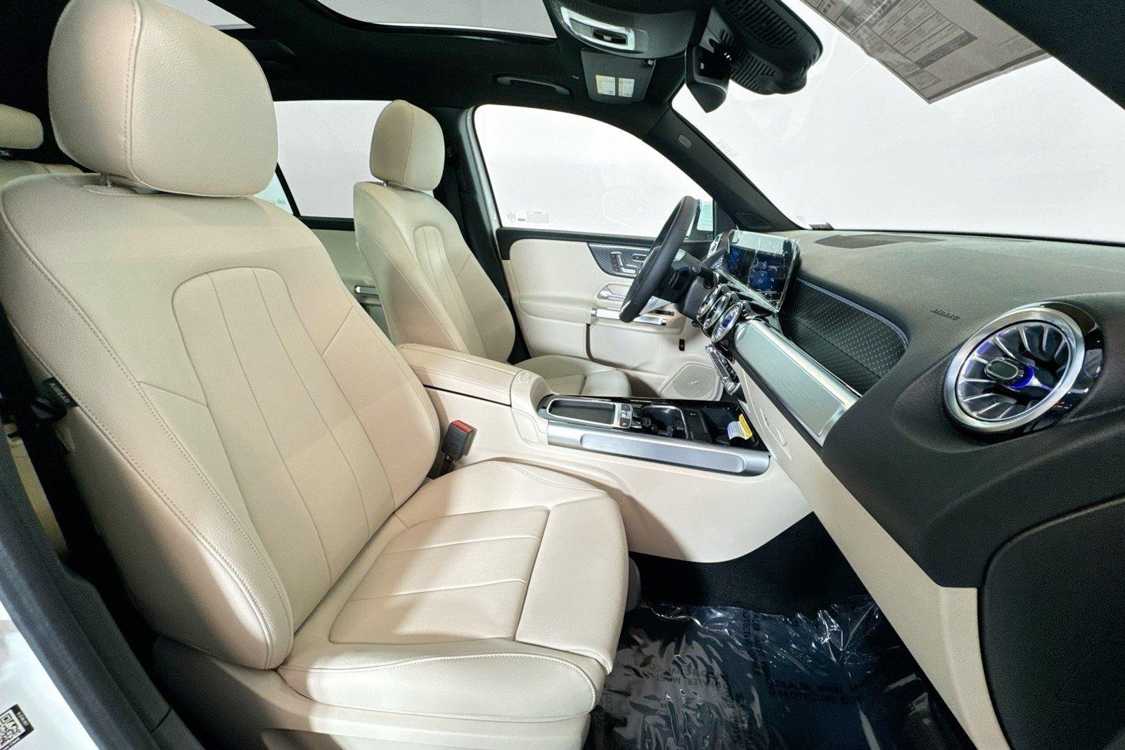 New 2026 Polar White Mercedes-Benz GLB 250 image 26