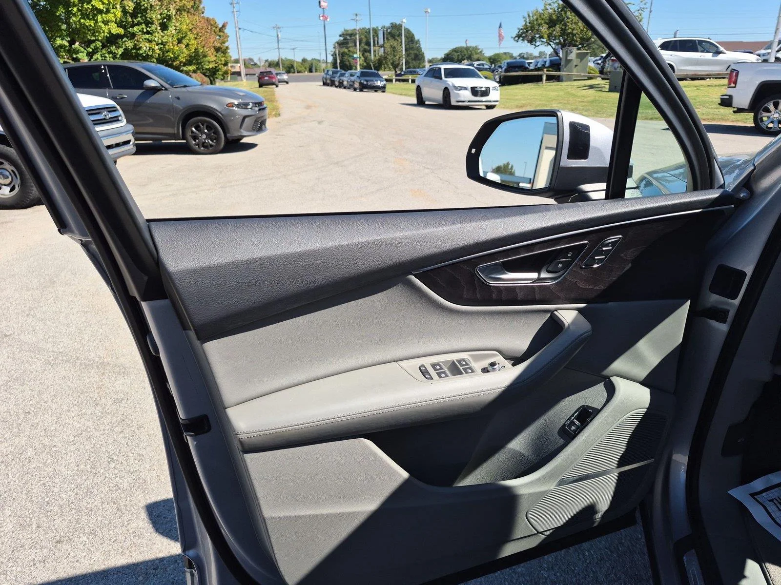 Used 2022 Florett Silver Metallic Audi Premium Plus image 14