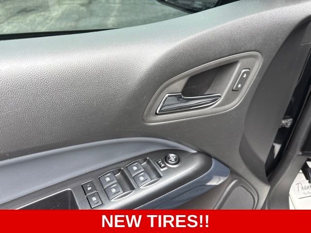 Used 2022 Black Chevrolet Z71 image 20