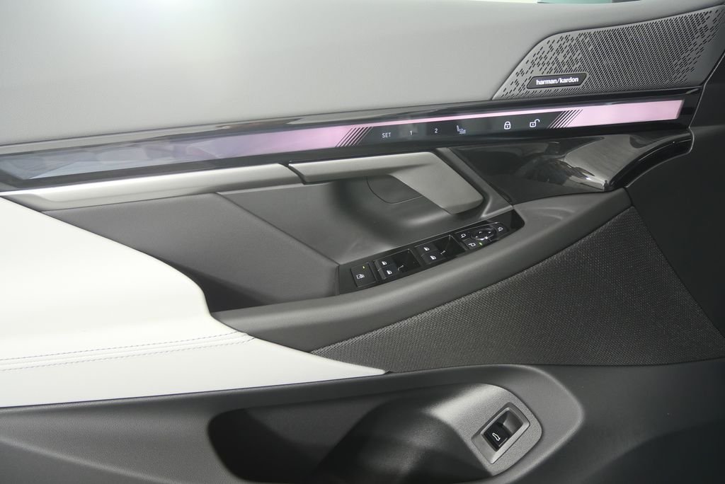New 2027 Brooklyn Grey Metallic BMW 530i image 8