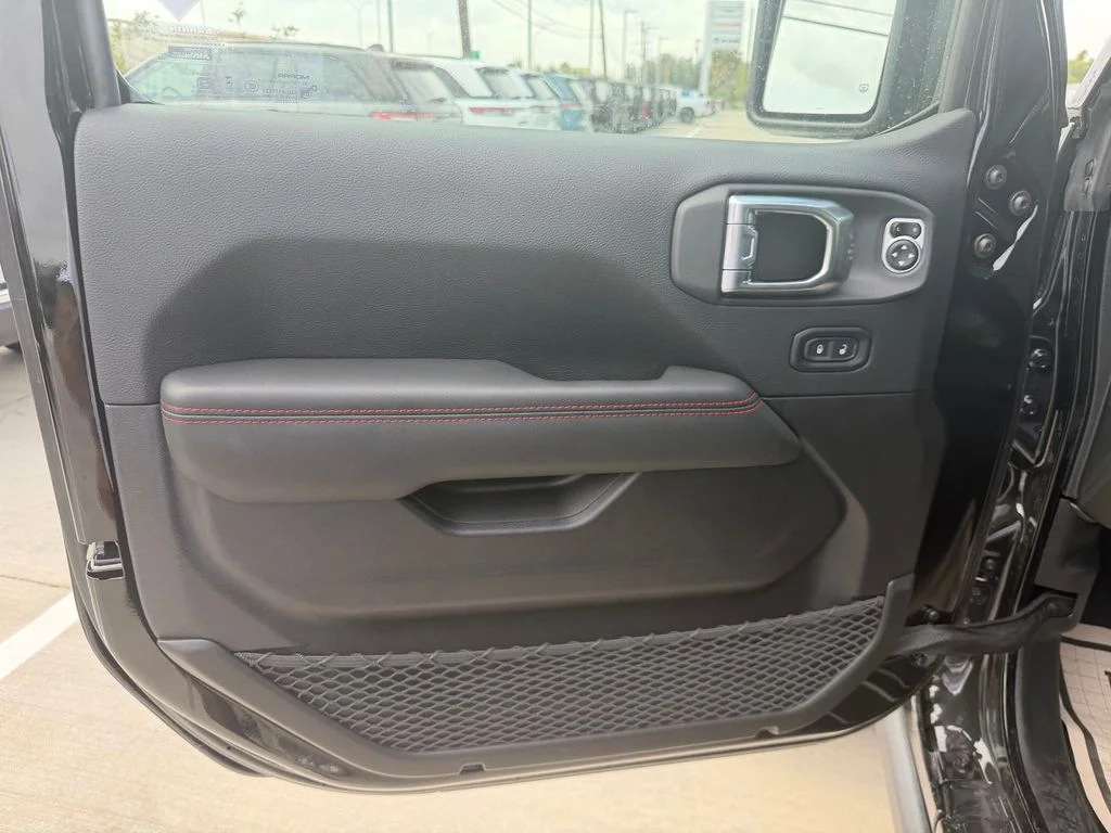 New 2026 Black Clear-Coat Exterior Paint Jeep Rubicon X image 14