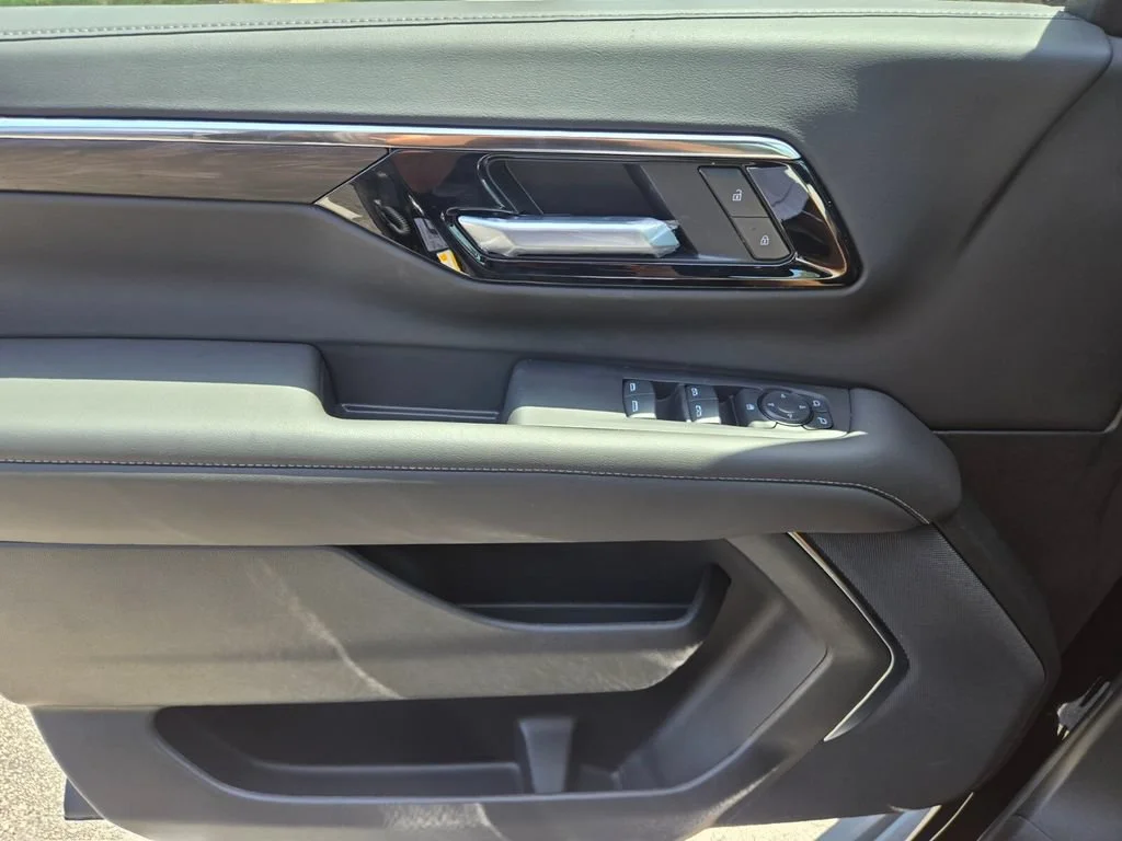 2026 Chevrolet Suburban LS - Photo 16