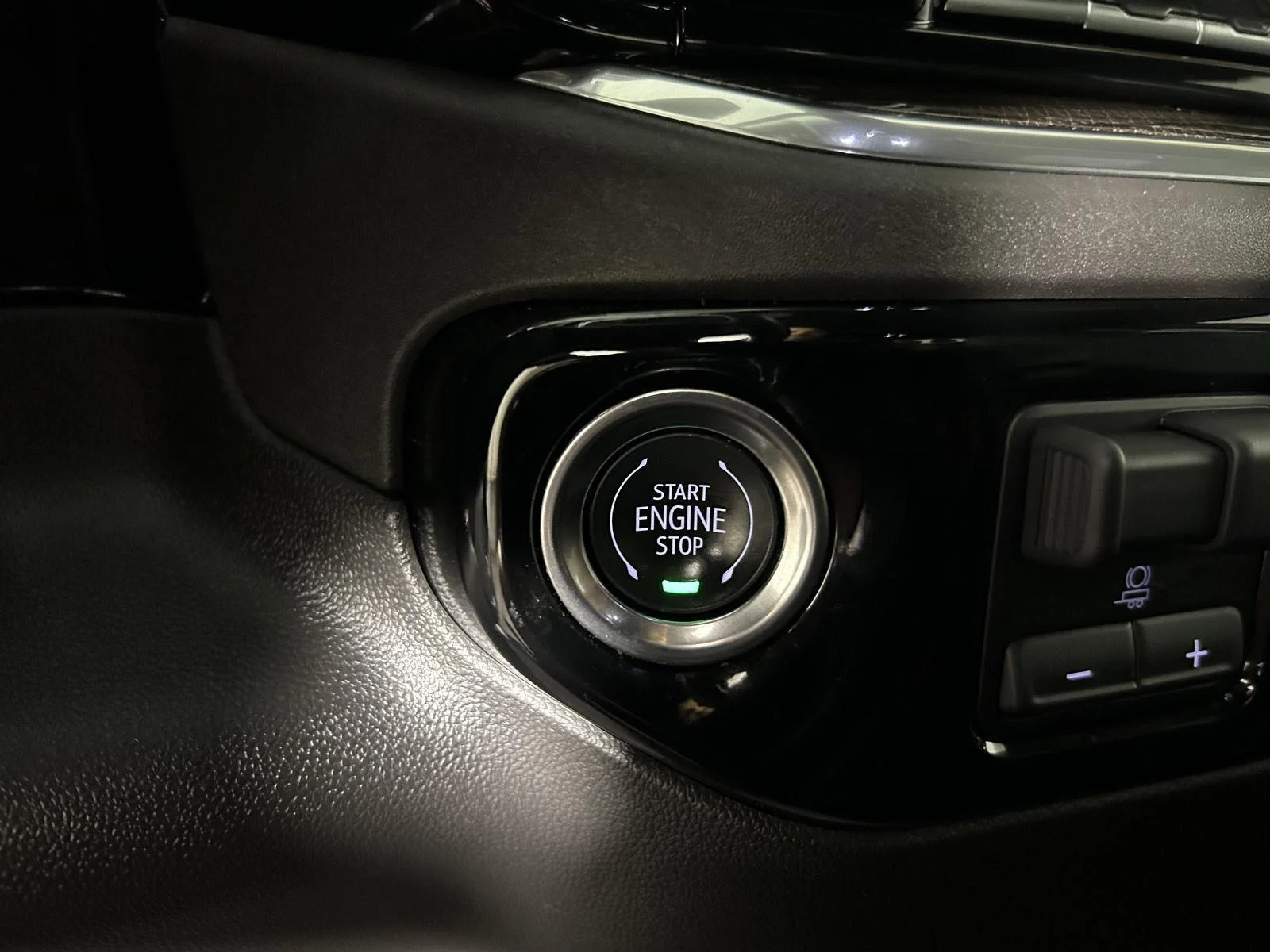 Used 2025 Black Chevrolet LT image 24