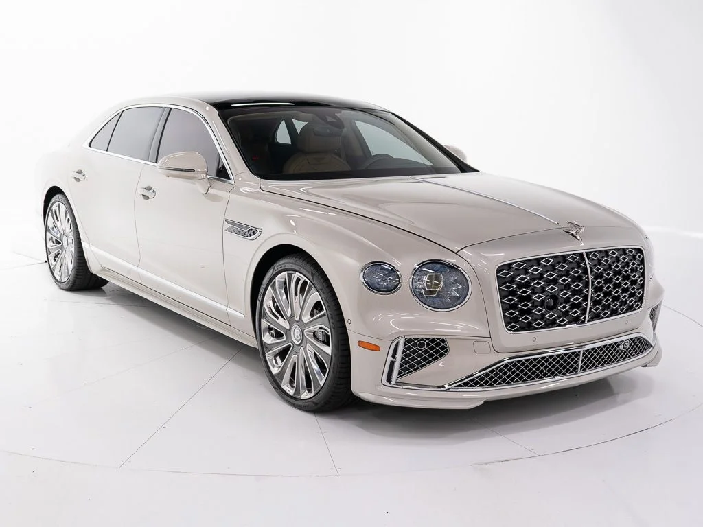 Used 2025 White Sand - by Mulliner Bentley Mulliner image 7