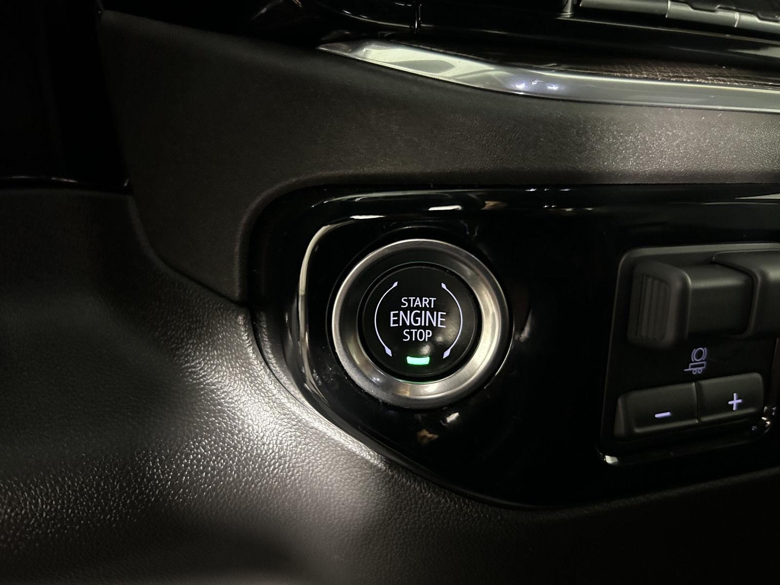 Used 2025 Black Chevrolet LT image 24