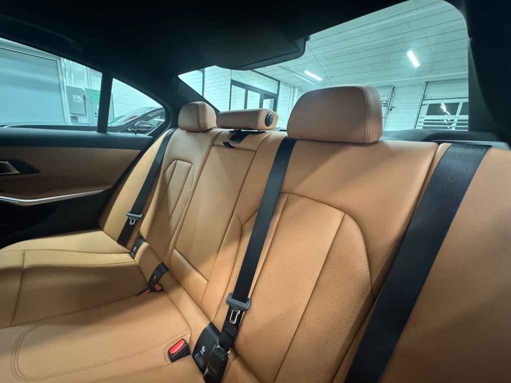New 2026 Black Sapphire Metallic BMW 330i xDrive image 23