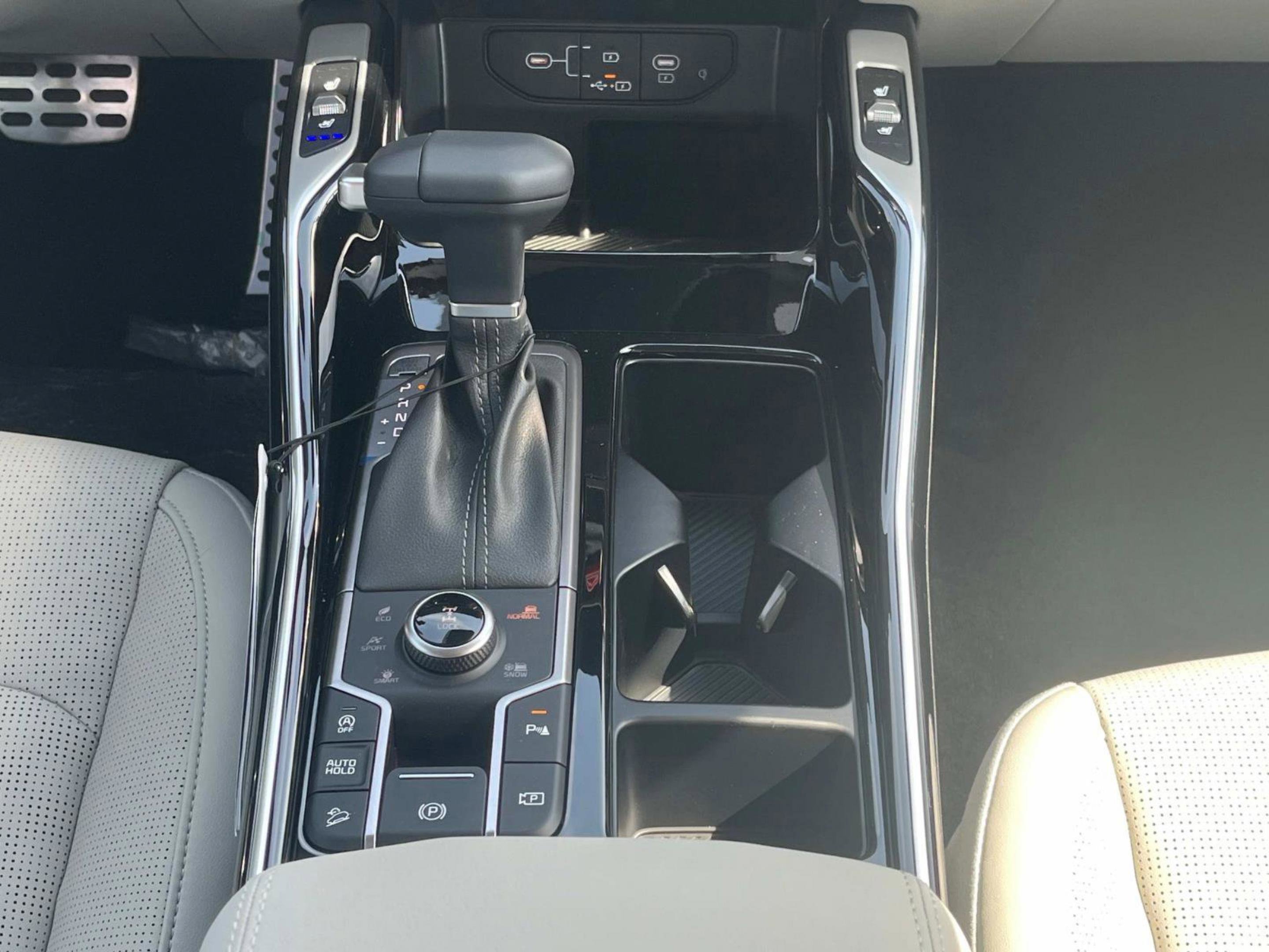 2025 Kia Sorento X-Line SX - Photo 17