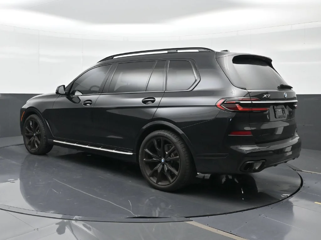Used 2023 Black BMW xDrive40i image 2
