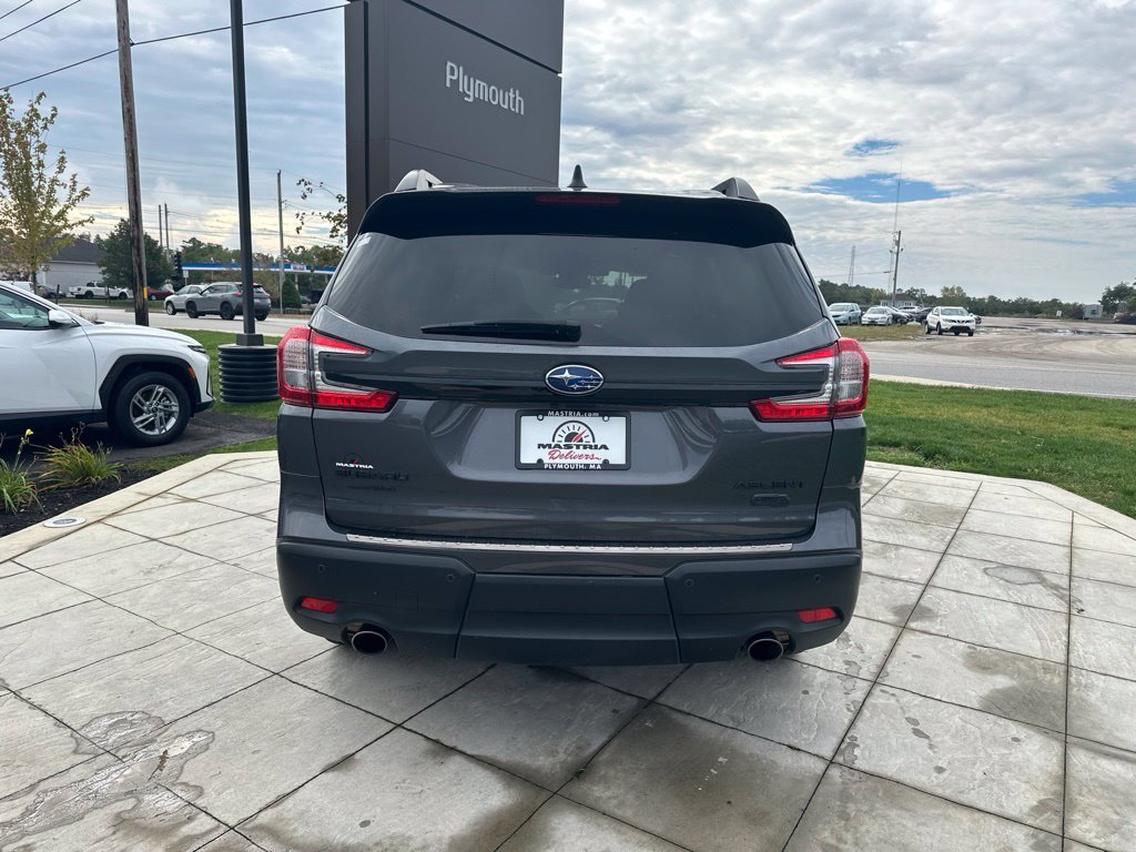 Used 2025 Gray Subaru Onyx Edition Touring image 4