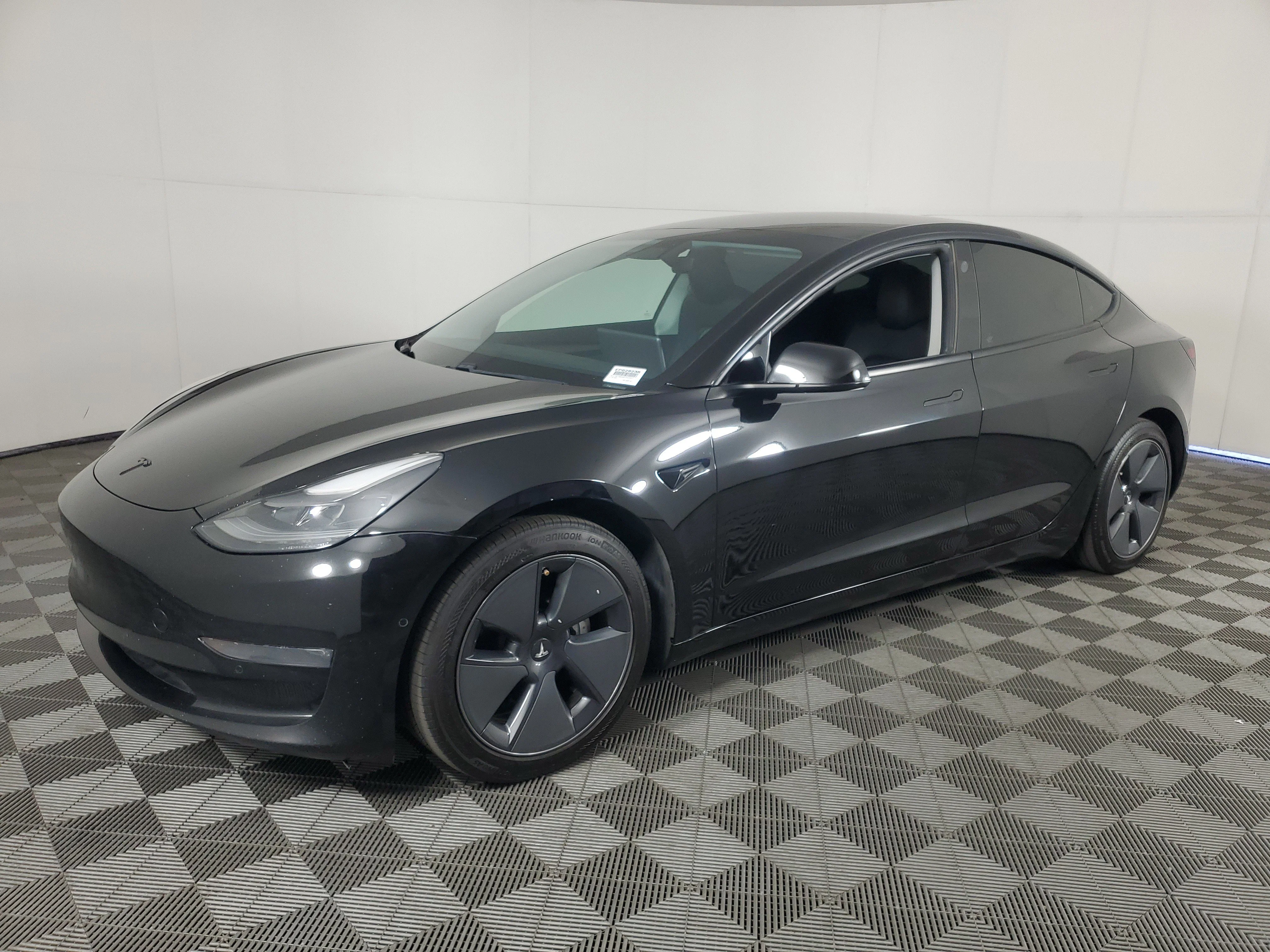 Used 2021 Solid Black Tesla Long Range image 8