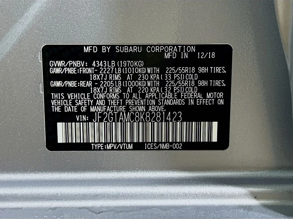 Used 2019 Ice Silver Metallic Subaru Limited image 31