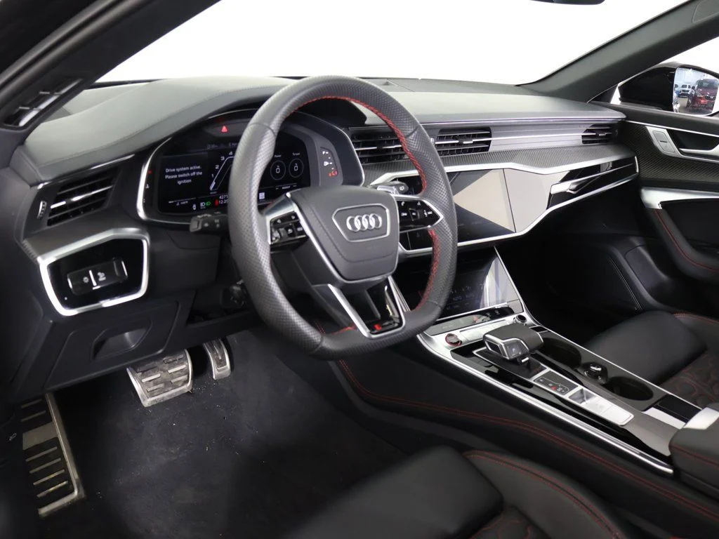 Used 2025 Mythos Black Metallic Audi 4.0T image 30