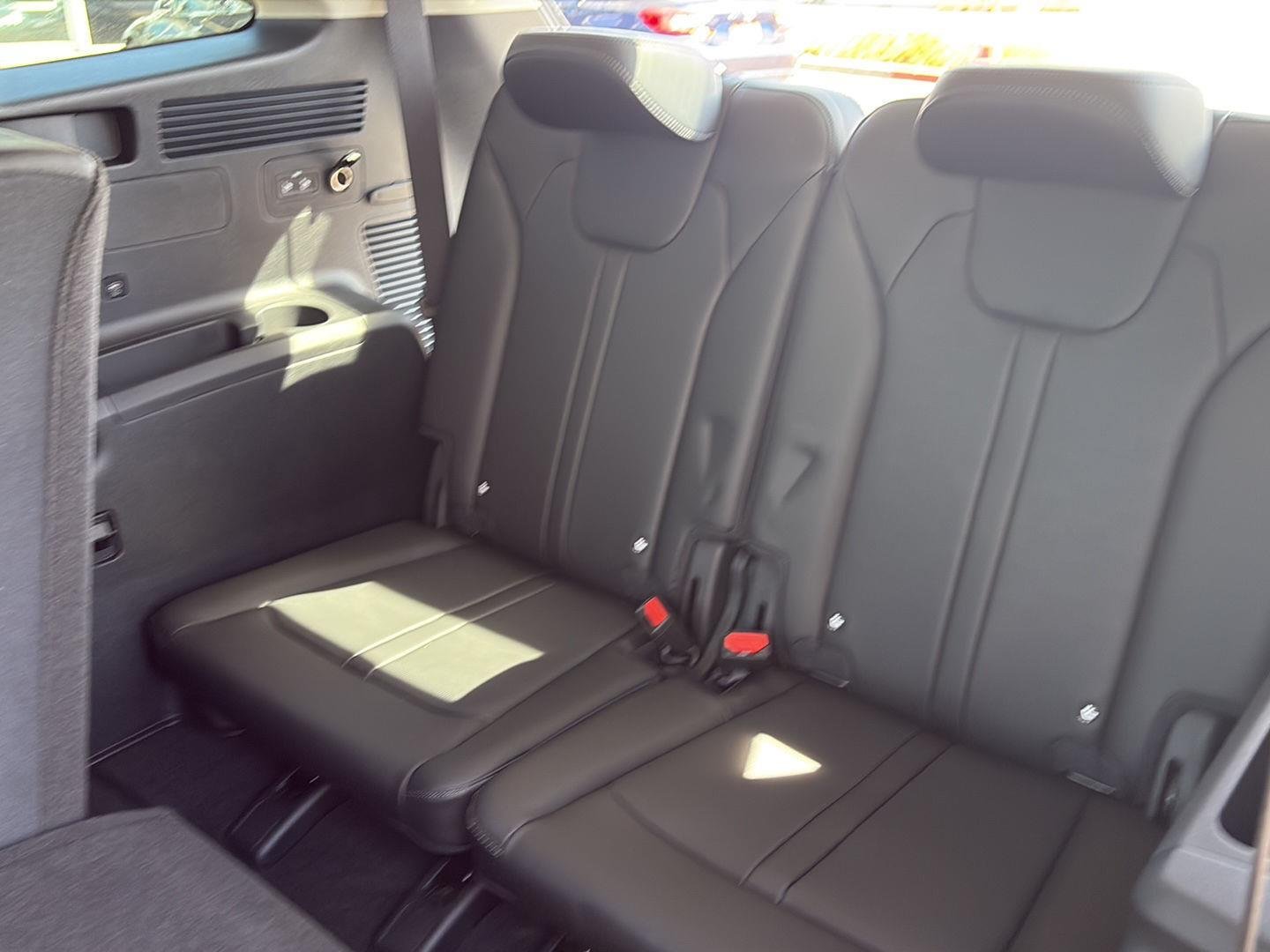 2026 Kia Sorento EX - Photo 9