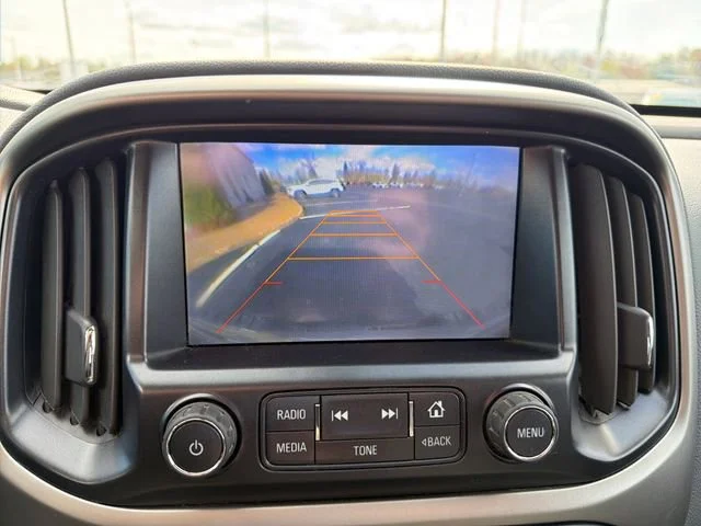 Used 2015 RED ROCK METALLIC Chevrolet 4WD Z71 image 25