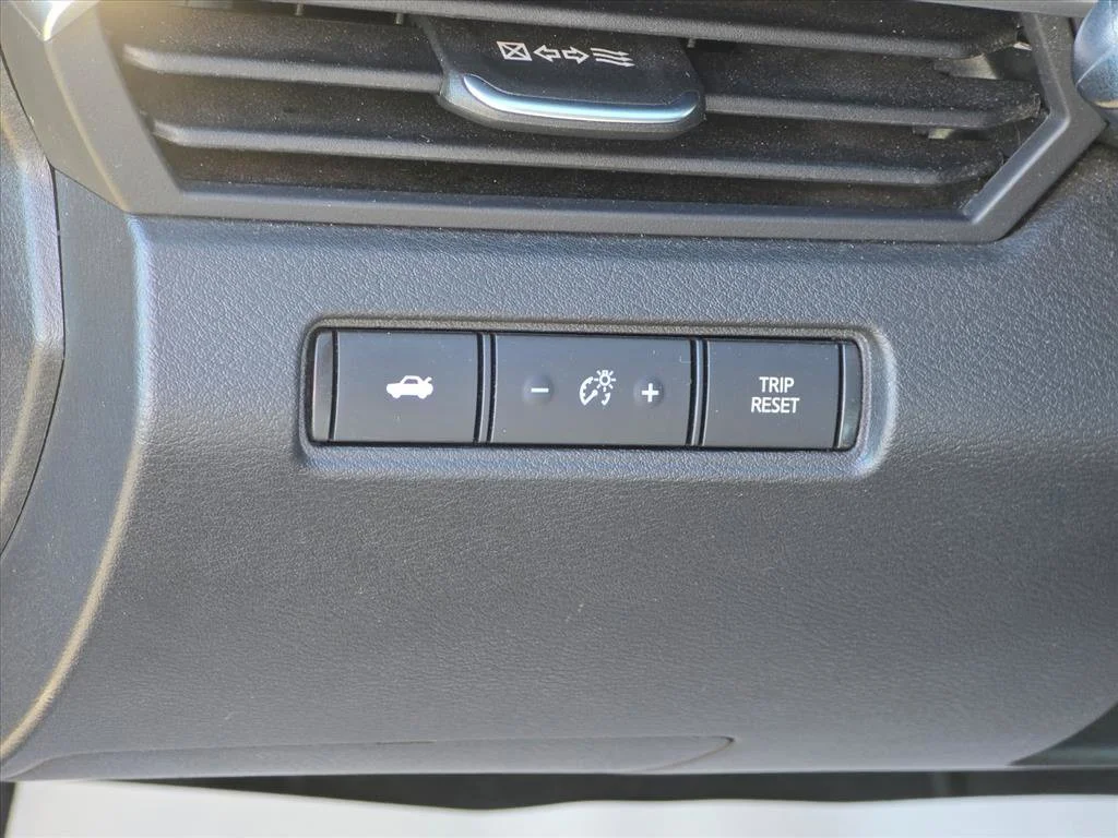 Used 2025 Black Nissan 2.5 SV image 7